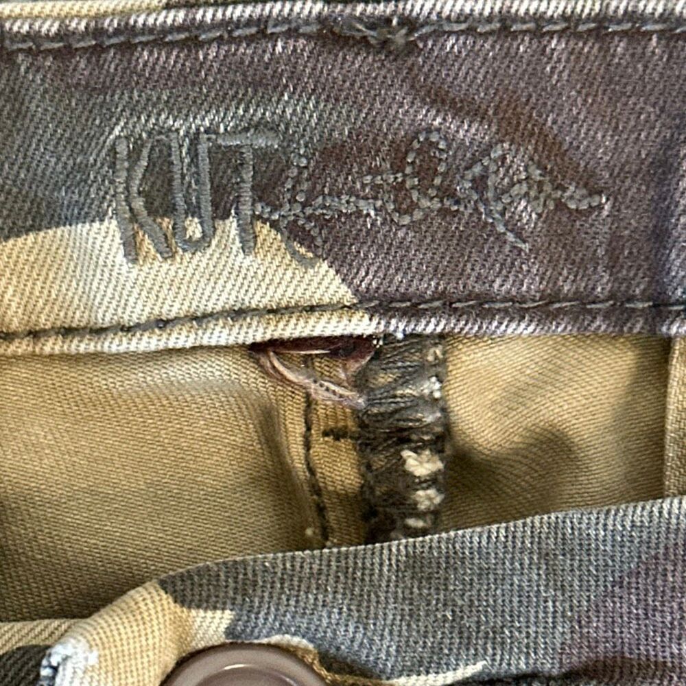 Kut from the Kloth Camo Gwen Relaxed Trouser - Picture 7 of 7